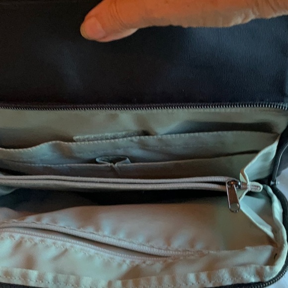 Derek Alexander crossover purse many compartments - Picture 3 of 5